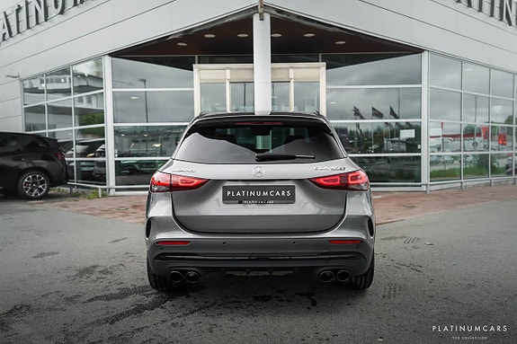 Mercedes-Benz GLA45 4 of 5