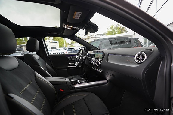 Mercedes-Benz GLA45 8 of 22