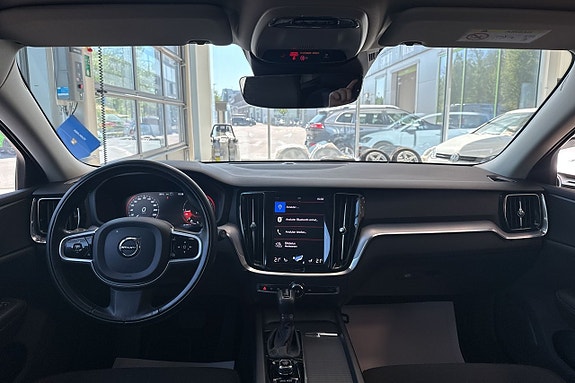 Volvo V60 Cross Country 7 of 22