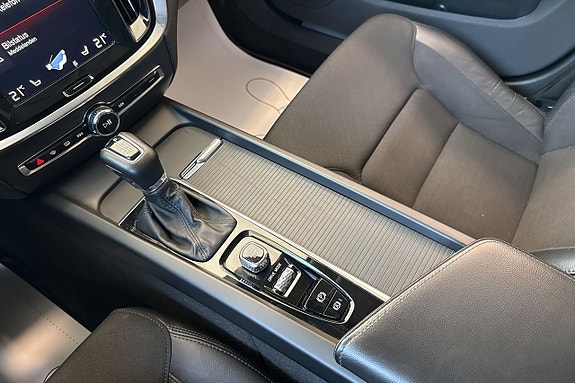 Volvo V60 Cross Country 19 of 22