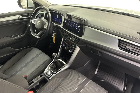 Volkswagen T-Roc 15 of 23