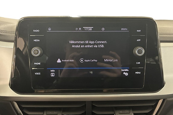 Volkswagen T-Roc 19 of 23
