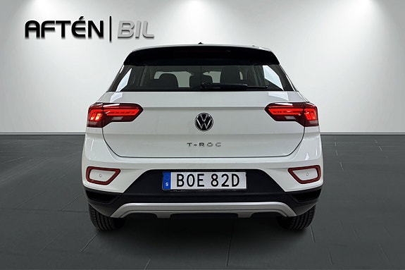 Volkswagen T-Roc 8 of 23