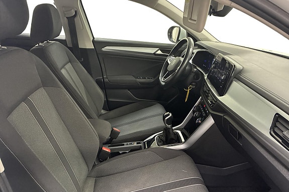 Volkswagen T-Roc 14 of 23
