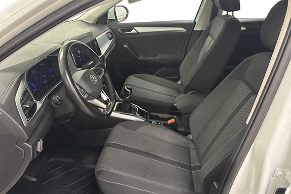 Volkswagen T-Roc 13 of 23