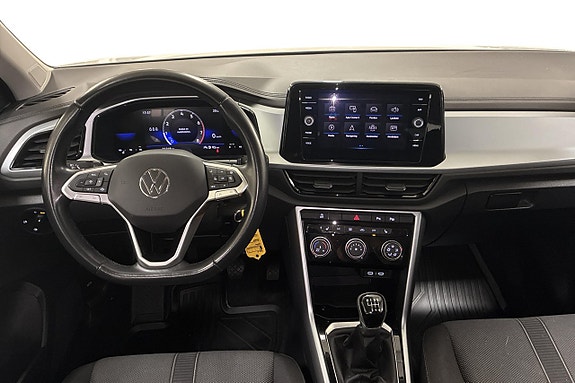 Volkswagen T-Roc 11 of 23
