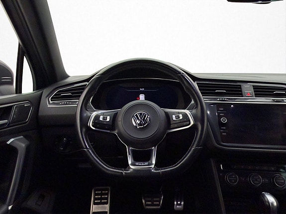 Volkswagen Tiguan 14 of 30