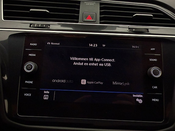 Volkswagen Tiguan 23 of 30