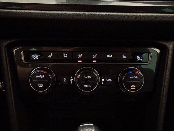 Volkswagen Tiguan 26 of 30