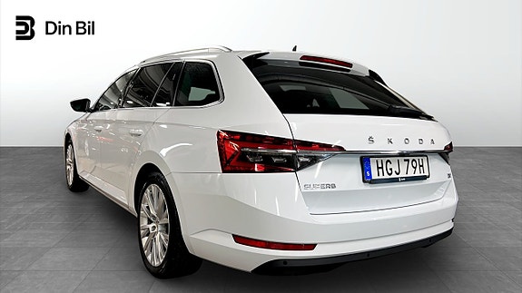Skoda Superb 3 of 5