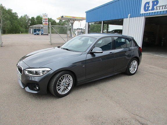 BMW 118i 2 of 3