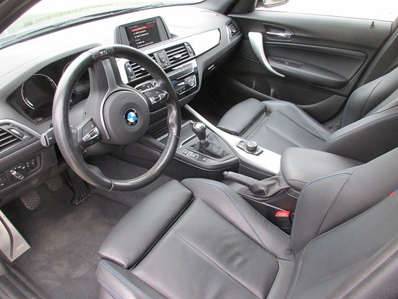 BMW 118i 3 of 3