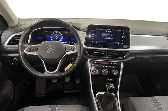 Volkswagen T-Roc 12 of 29