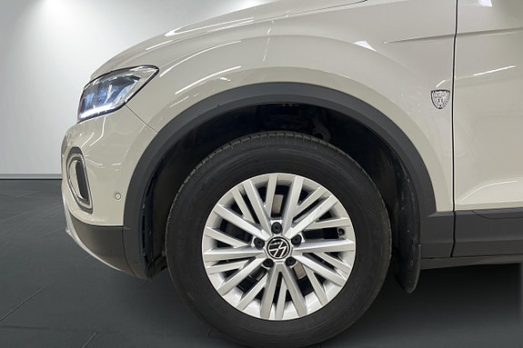 Volkswagen T-Roc 11 of 29