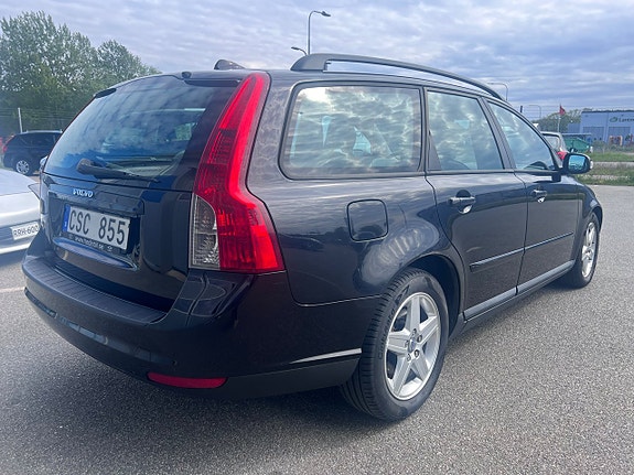 Volvo V50 3 of 5