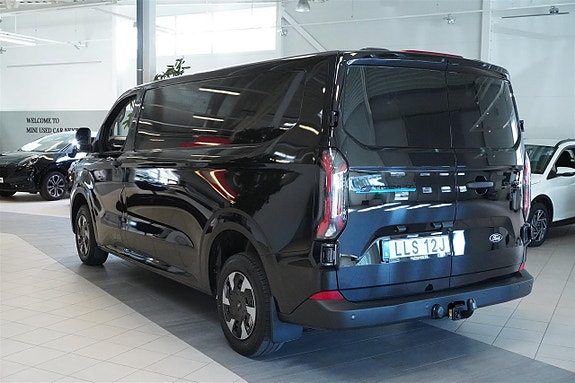 Ford Transit Custom 4 of 5