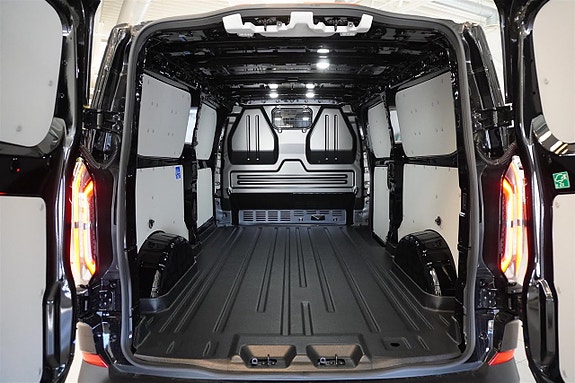 Ford Transit Custom 8 of 18