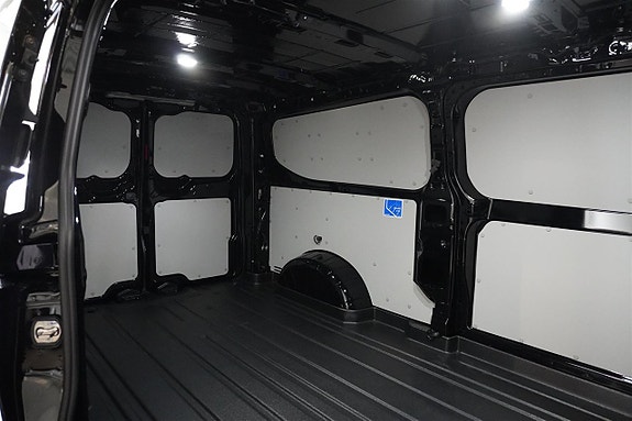 Ford Transit Custom 10 of 18