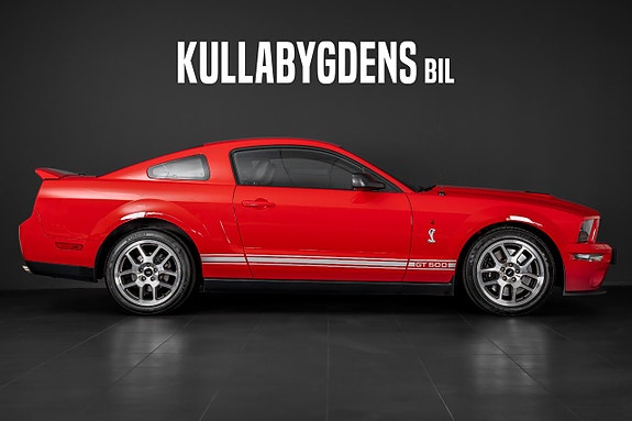 Ford Mustang 4 of 5