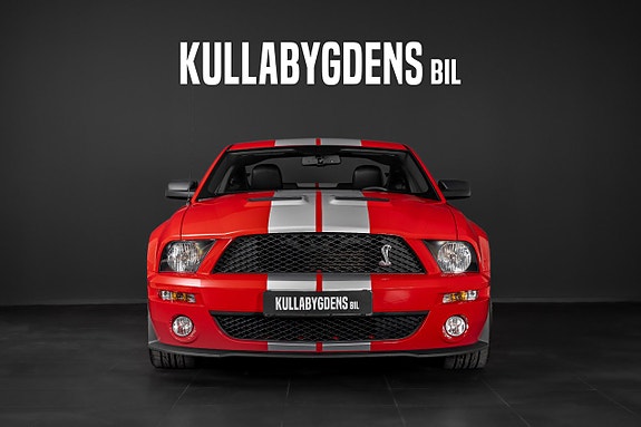 Ford Mustang 2 of 5