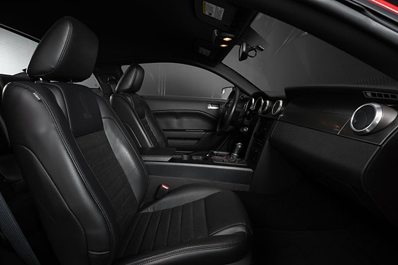 Ford Mustang 20 of 24