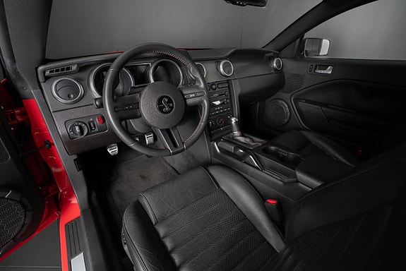 Ford Mustang 13 of 24