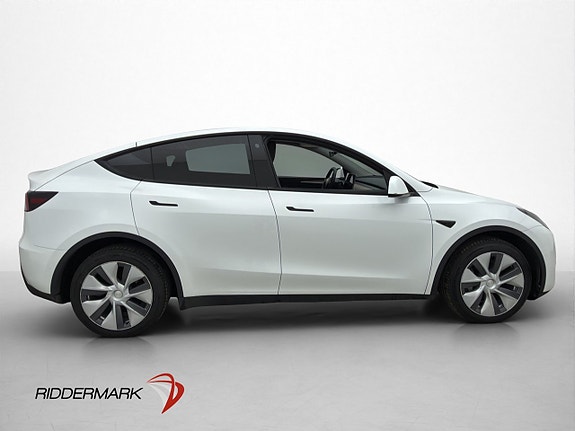 Tesla Model Y 5 of 5