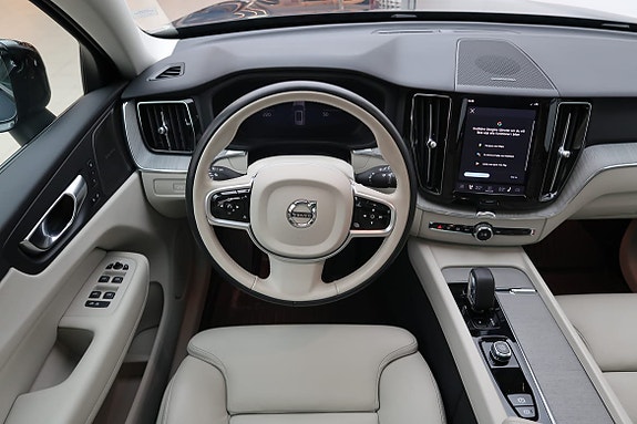 Volvo XC60 7 of 18