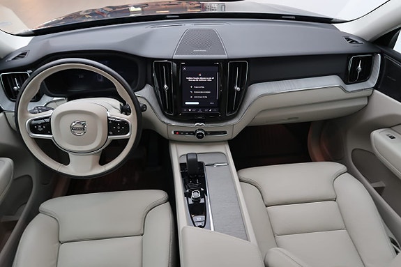 Volvo XC60 8 of 18