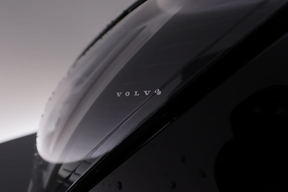 Volvo XC90 30 of 30