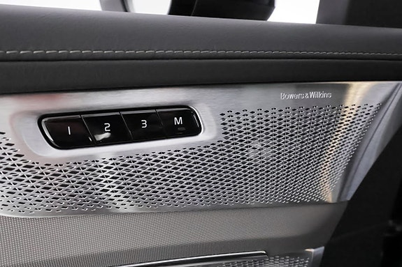 Volvo XC90 22 of 30