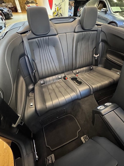 Mercedes-Benz E200 15 of 16