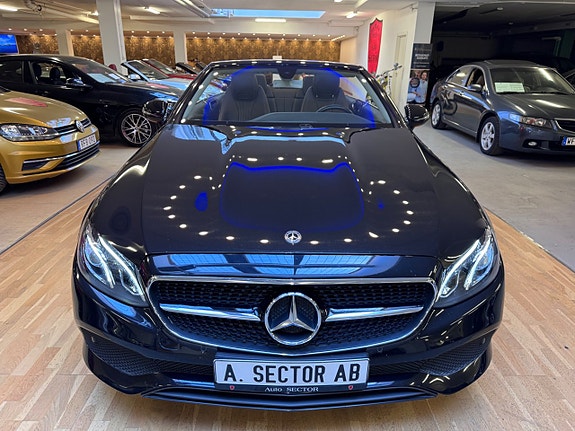 Mercedes-Benz E200 4 of 5