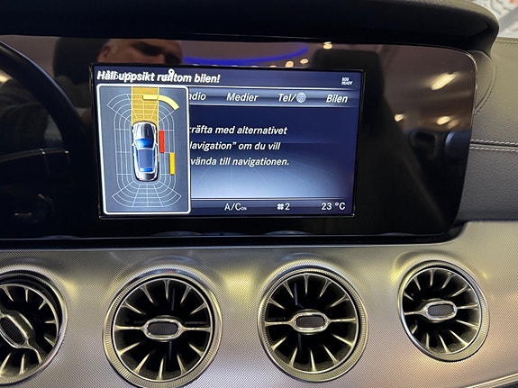 Mercedes-Benz E200 11 of 16