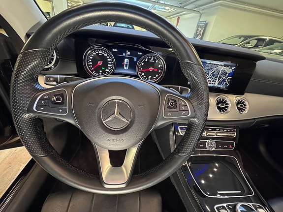 Mercedes-Benz E200 6 of 16