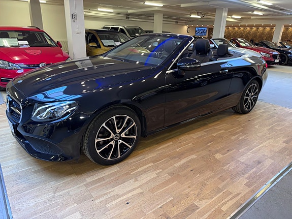 Mercedes-Benz E200 2 of 5