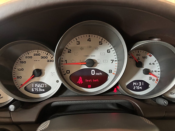 Porsche 911 Carrera 4S 13 of 28