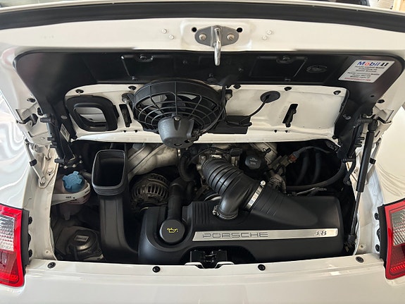 Porsche 911 Carrera 4S 27 of 28