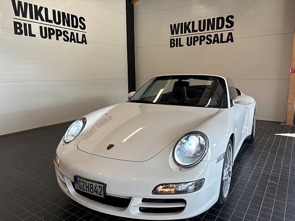 Porsche 911 Carrera 4S 22 of 28