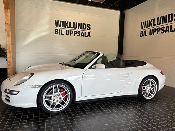 Porsche 911 Carrera 4S 21 of 28