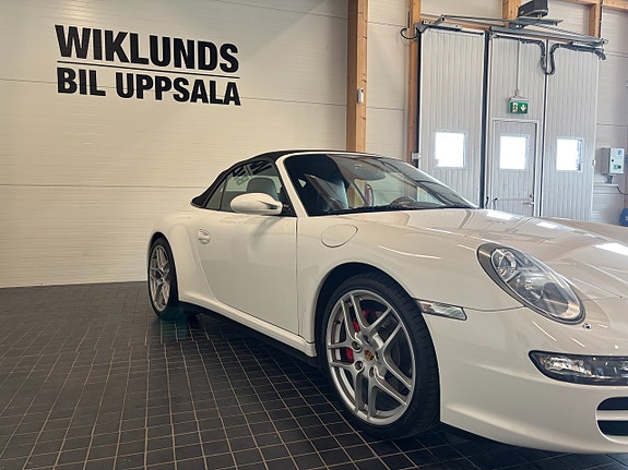 Porsche 911 Carrera 4S 4 of 28