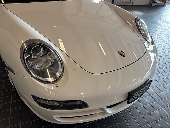 Porsche 911 Carrera 4S 7 of 28