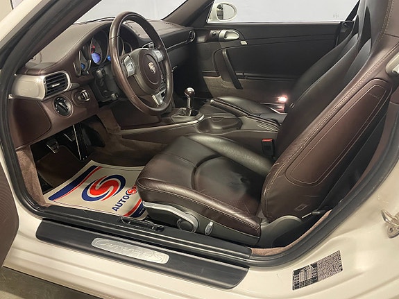 Porsche 911 Carrera 4S 5 of 5
