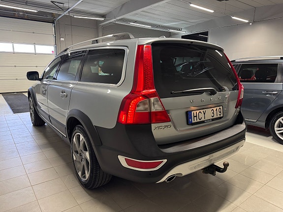 Volvo XC70 4 of 18