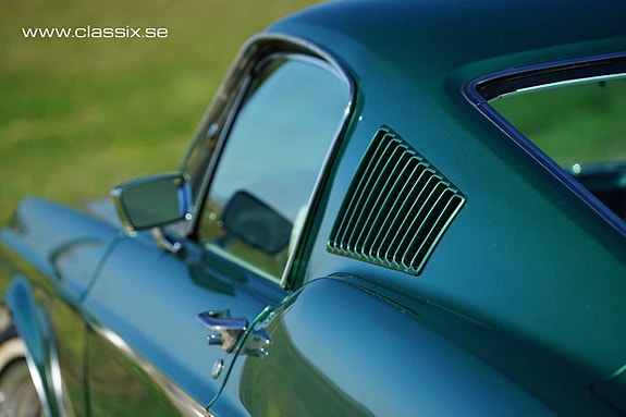 Ford Mustang 12 of 30