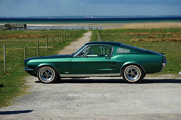 Ford Mustang 6 of 30