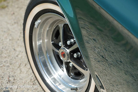 Ford Mustang 23 of 30