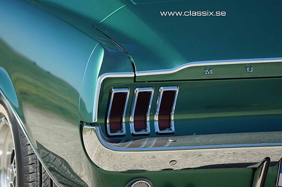 Ford Mustang 20 of 30