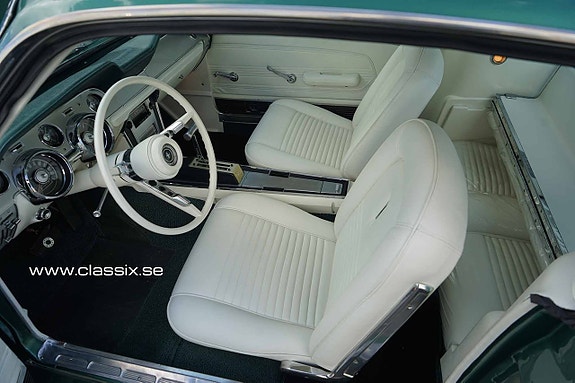 Ford Mustang 16 of 30