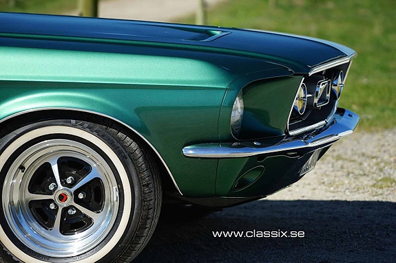 Ford Mustang 22 of 30